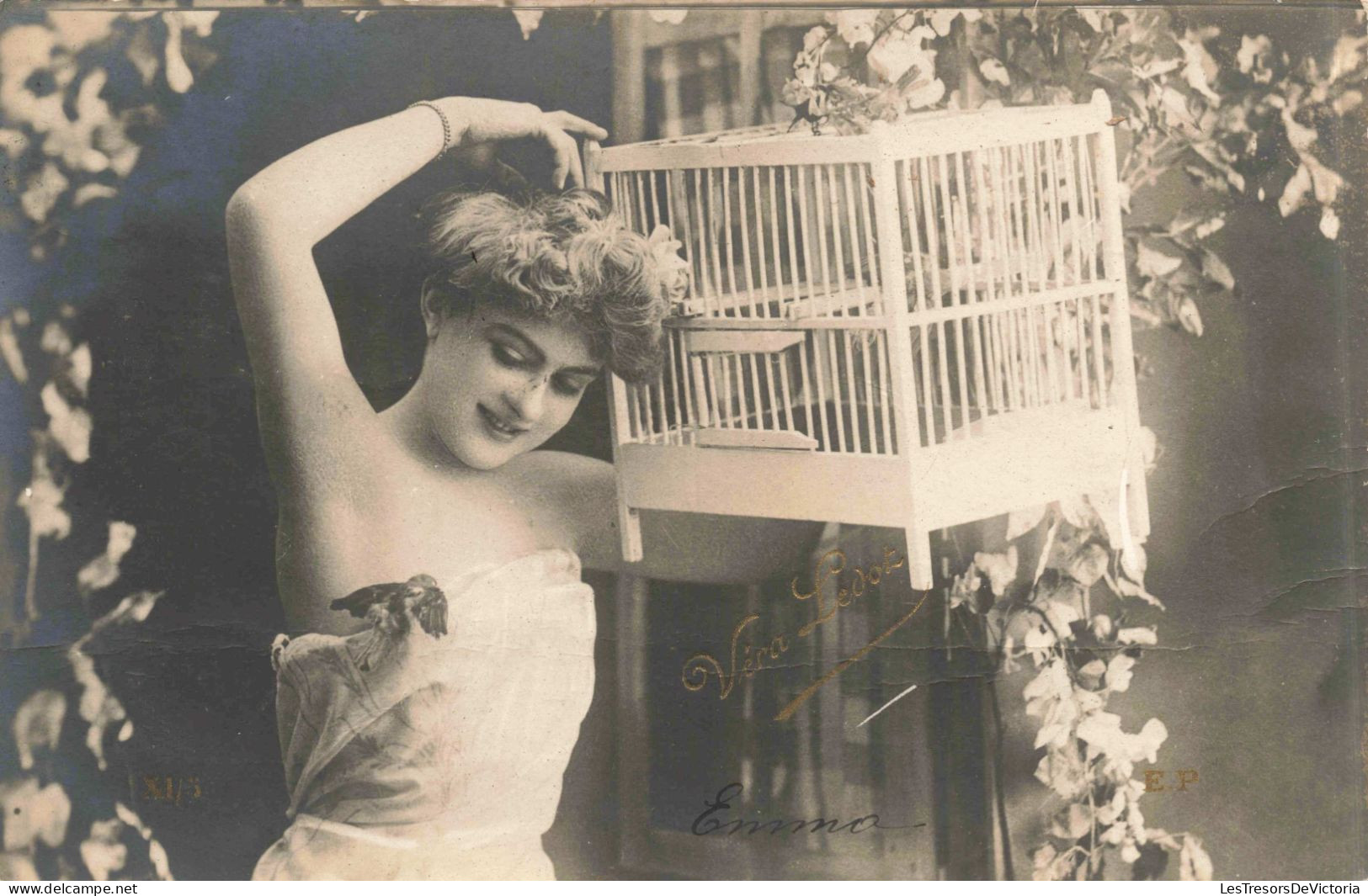 MODE - Véra Ledot - Cage à Oiseaux -  Carte Postale Ancienne - Fashion