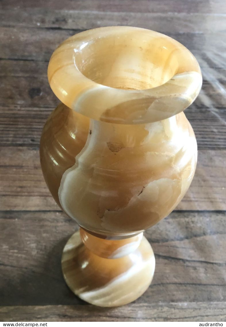 Beau Vase Ancien En ONYX - Pierre Sculptée - Vazen