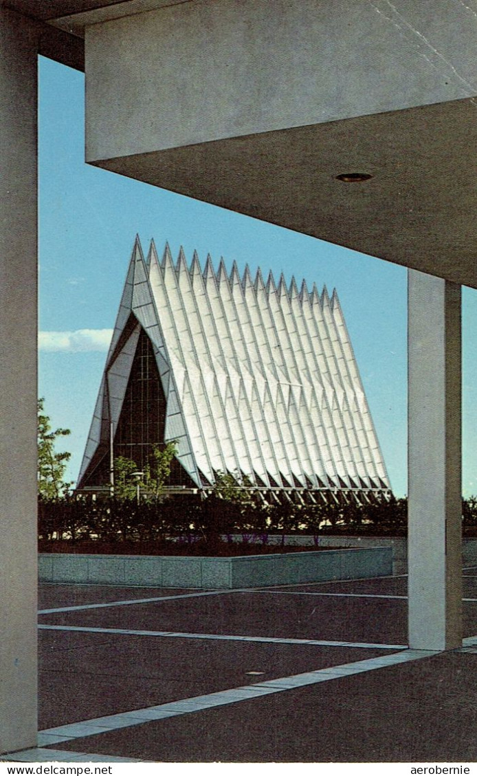 2 Postkarten Cadet Chapel / U.S.Air Force Academy (nr.Colorado Springs) - Colorado Springs