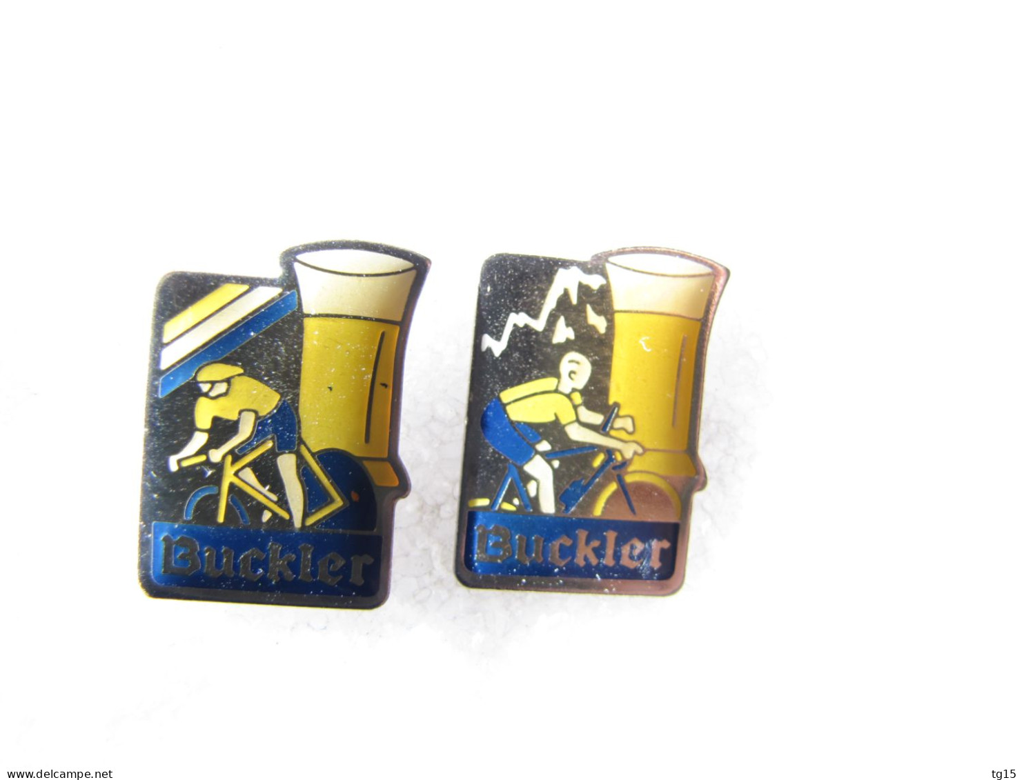 PIN'S     LOT  2  BIÈRE   BUCKLER - Bierpins