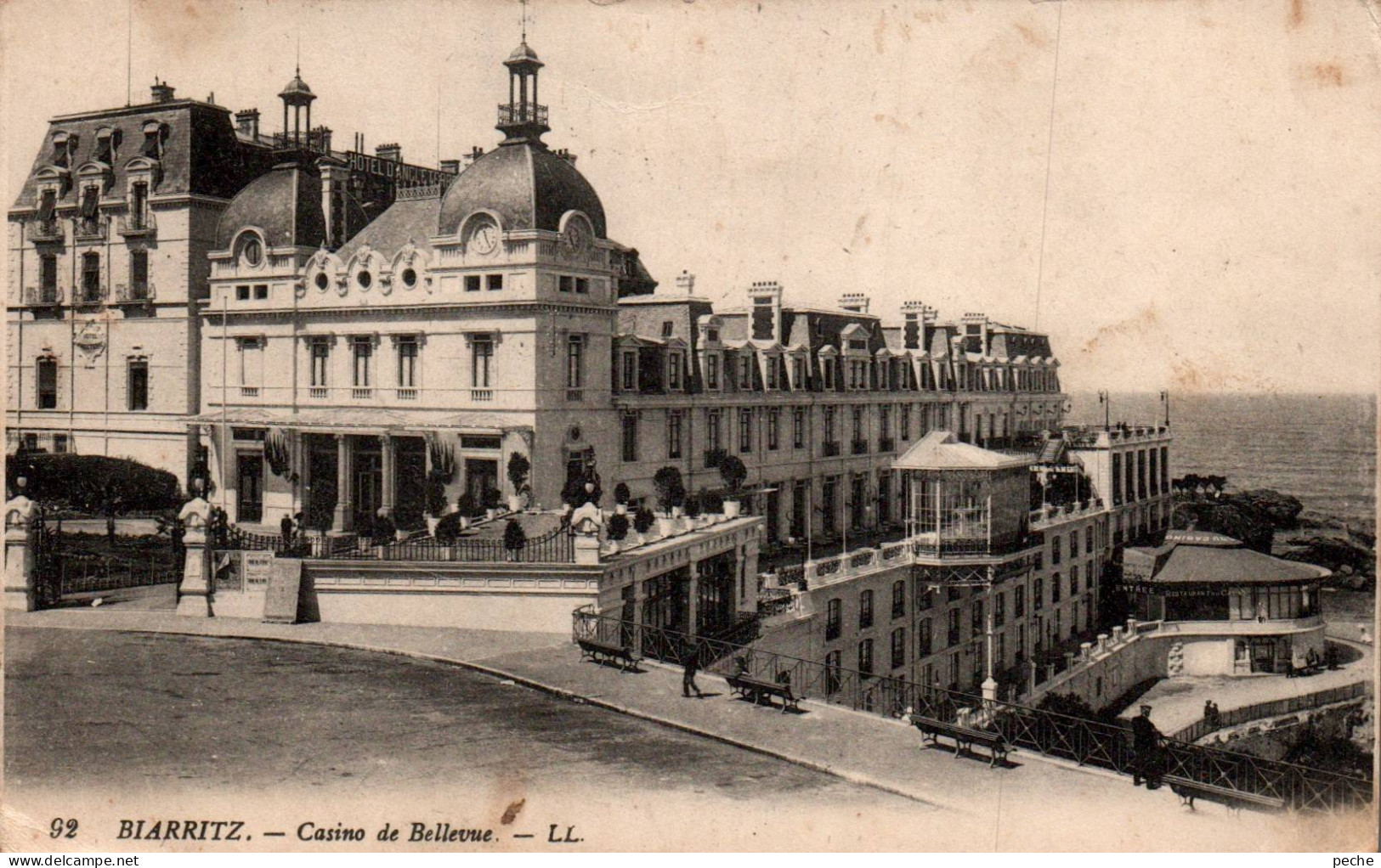 N°111413 -cpa Biarritz -casino De Bellevue- - Casino