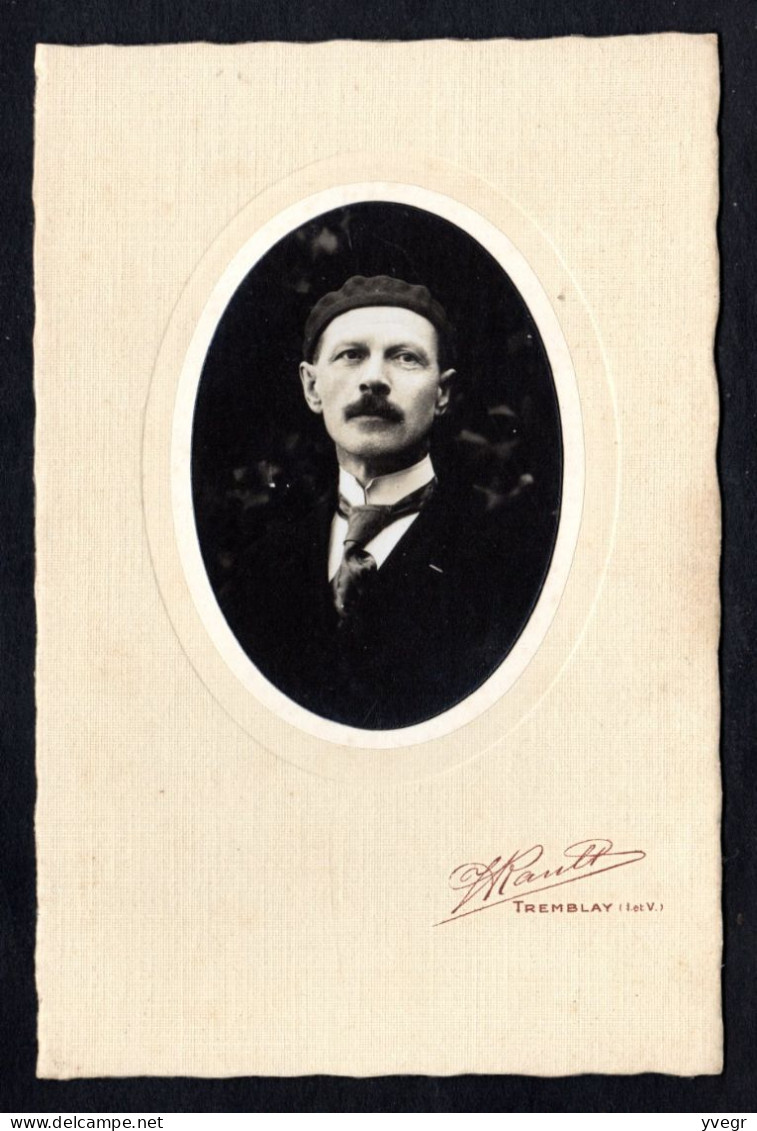 Généalogie - Photo En Médaillon D'un Homme - Photographe H. Rault Tremblay 35 I-&-V. - Genealogy