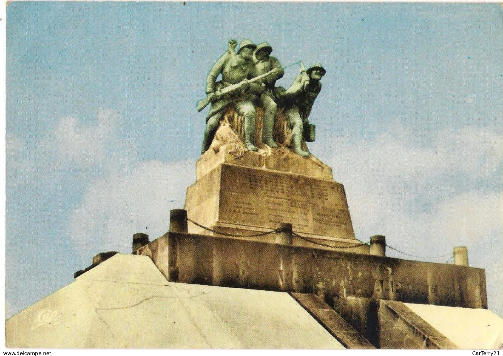 CPSM. 51 MONUMENT AUX MORTS DES ARMEES DE CHAMPAGNE. - Monuments Aux Morts