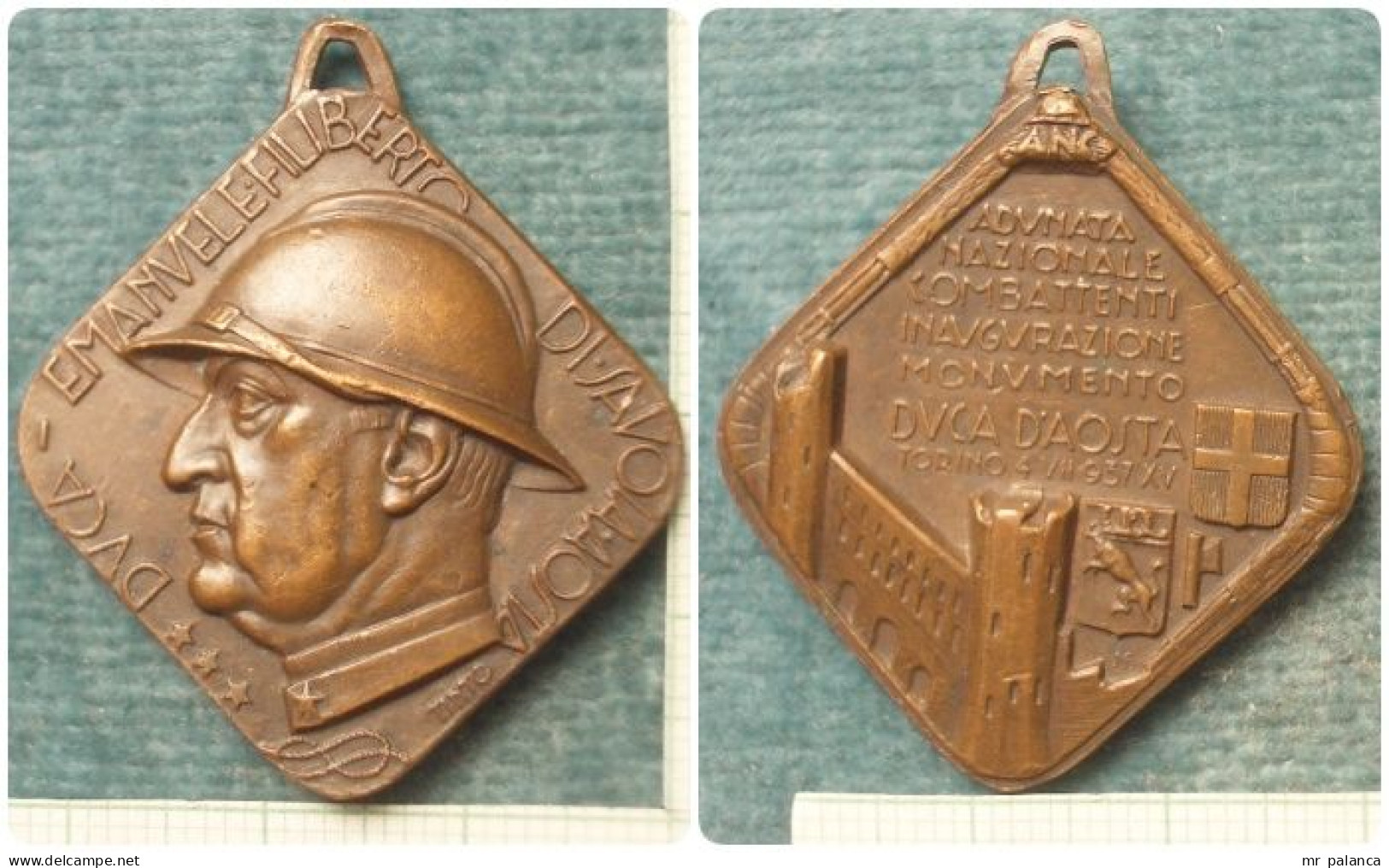 M_p> Medaglia " ADUNATA NAZIONALE COMBATTENTI DUCA EMANUELE FILIBERTO TORINO 4 VII 1937 XV " - Royaux/De Noblesse