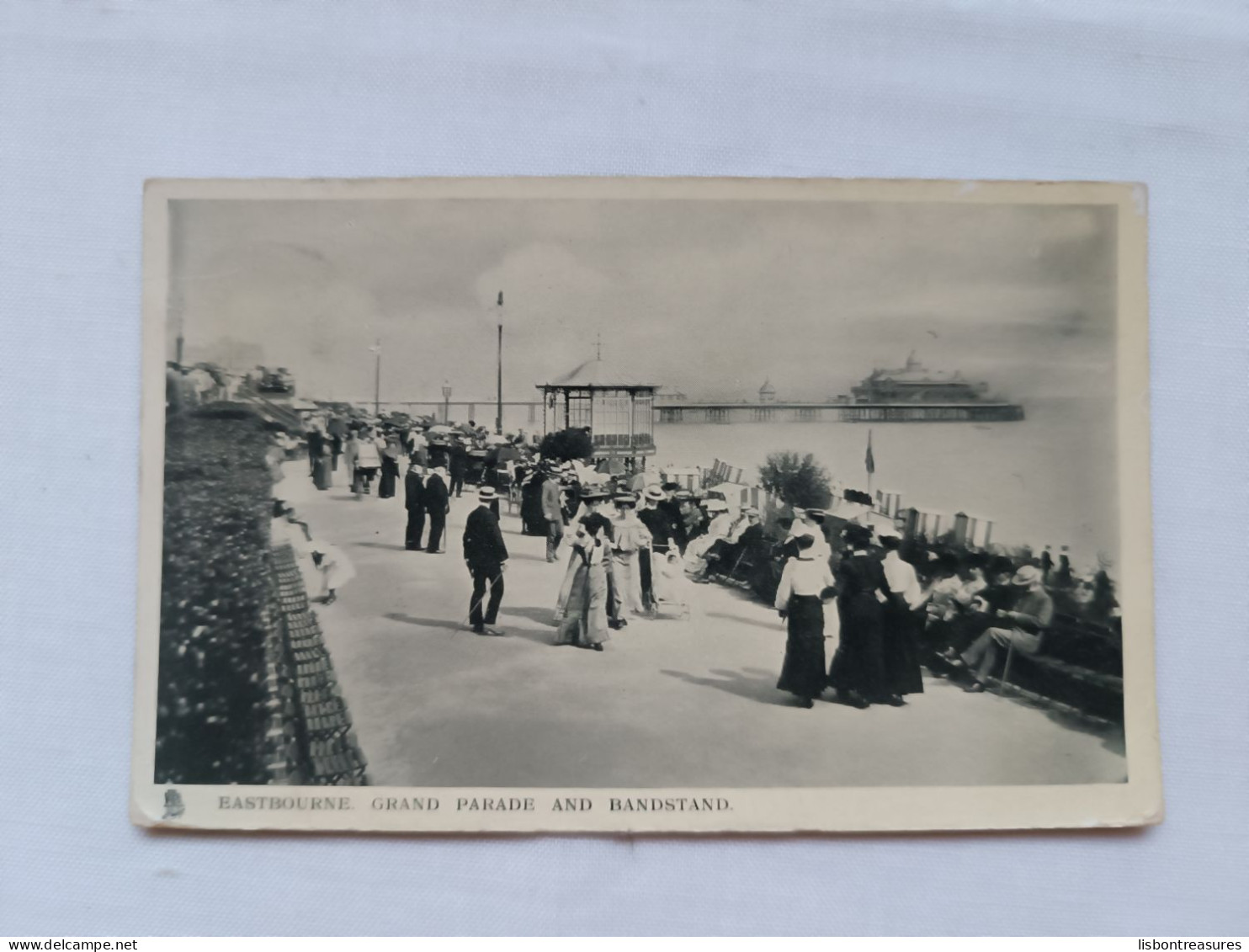 ANTIQUE POSTCARD UNITED KINGDOM EASTBOURNE - GRAND PARADE AND BANDSTAND CIRCULATED 1913 - Eastbourne