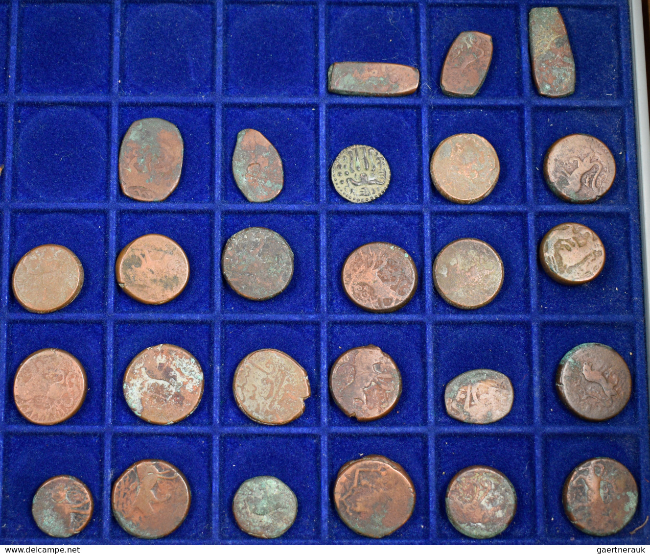 Indien: 26 Kupfermünzen, Vermutlich 18. - 19. Jahrhundert, Nicht Näher Bestimmt. - India