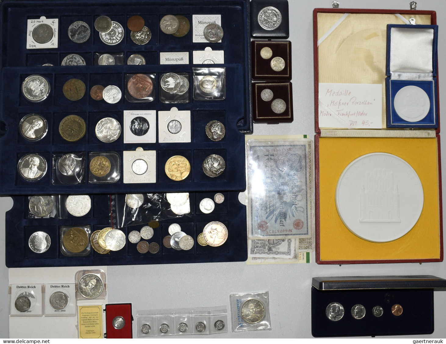 Alle Welt: Kleiner Gemischter Nachlass Von Münzen Und Medaillen Aus Aller Welt. - Other & Unclassified