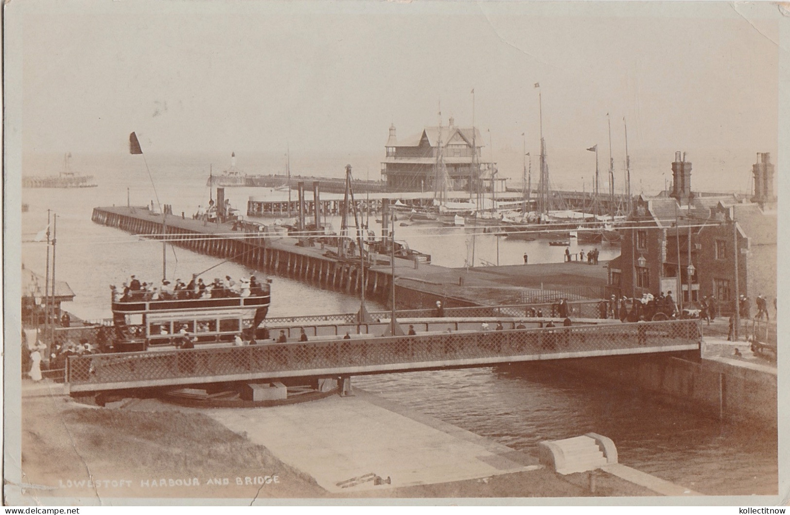 LOWESTOFT HARBOUR & BRIDGE - TRAM - REAL PHOTOGRAPH - Lowestoft