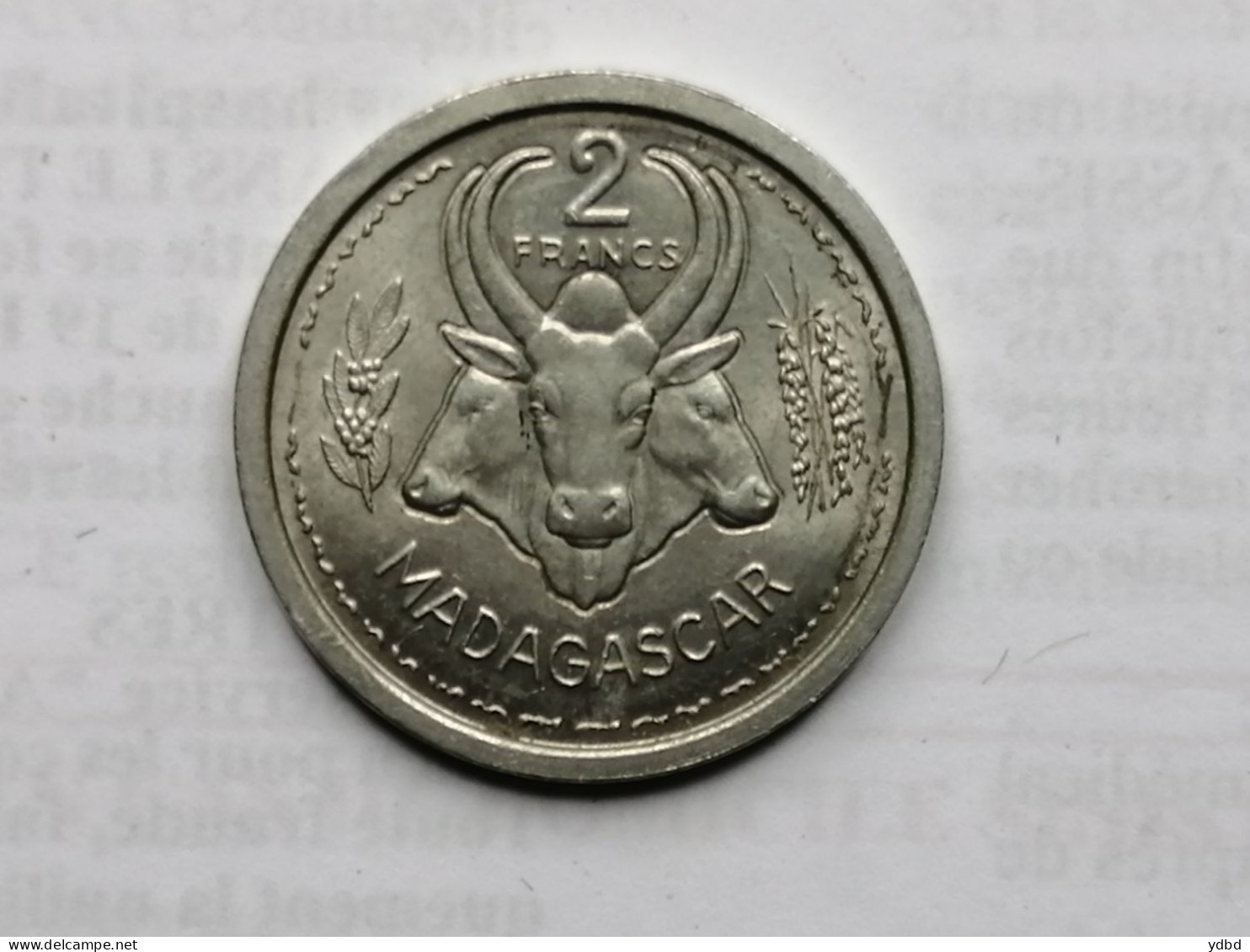 MADAGASCAR = UNE PIECE DE  MONNAIE  DE 2 FRANCS  DE 1948 - Madagaskar