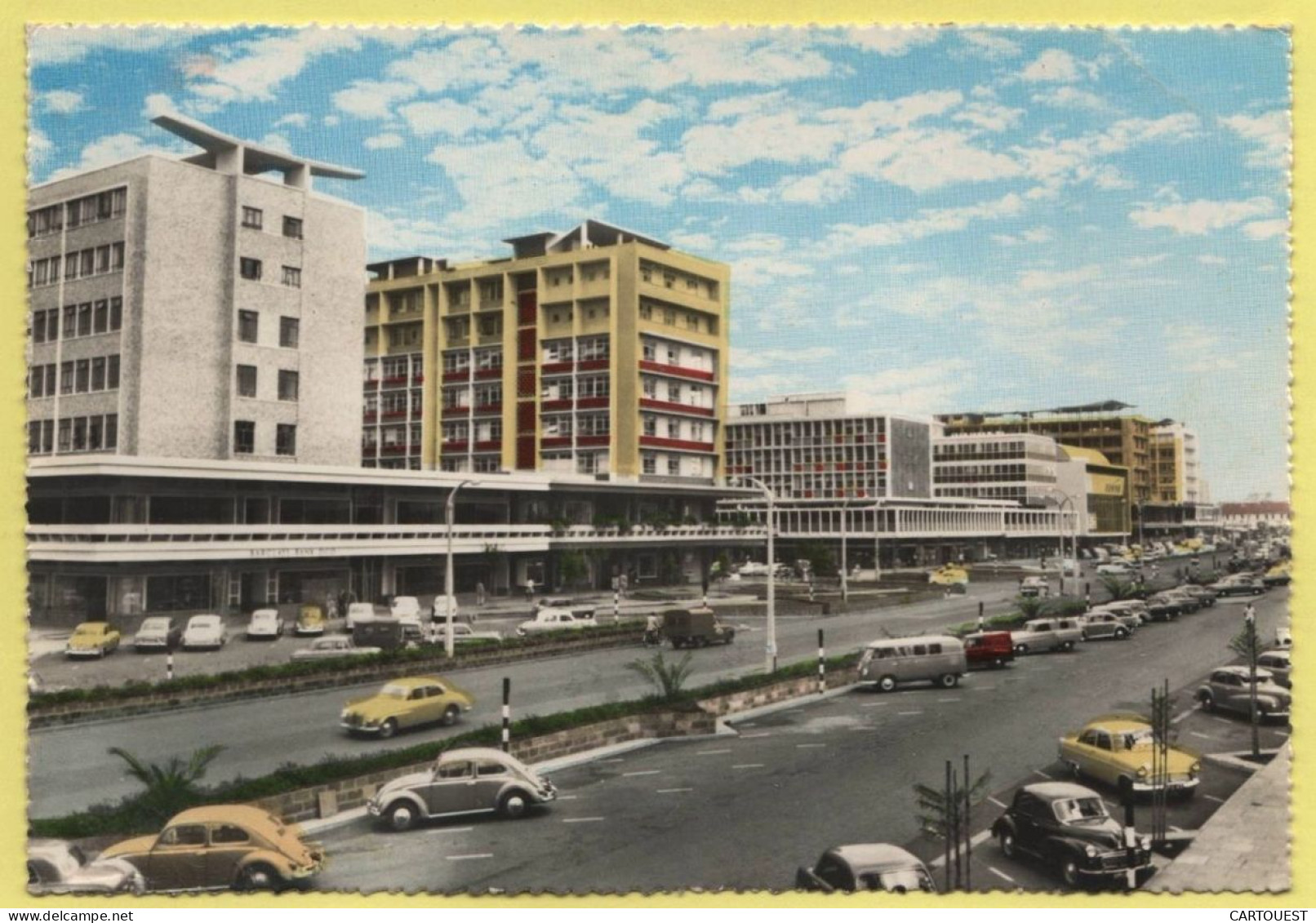 KENYA - CARTE PHOTO - GOVERNMENT ROAD - NAIROBI  1963 Stamp 40c 25c KENYA UGANDA Queen Elizabeth II - Kenya