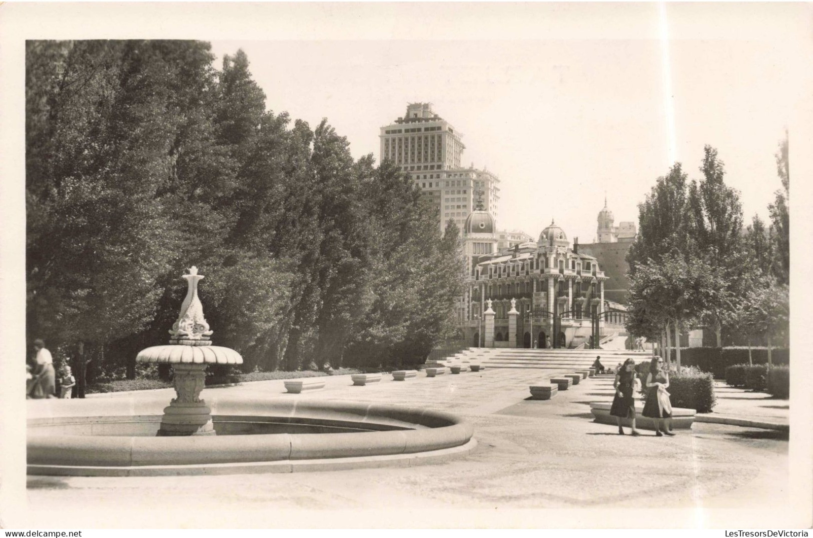Madrid - Jardins De Sabatini - Carte Postale Ancienne - Madrid