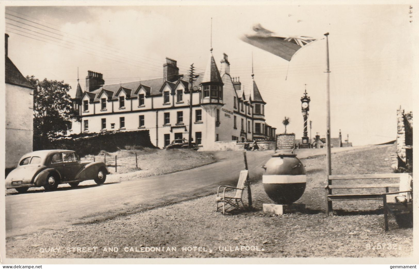 ULLAPOOL - QUAY STREET AND CALEDONIAN HOTEL - Ross & Cromarty