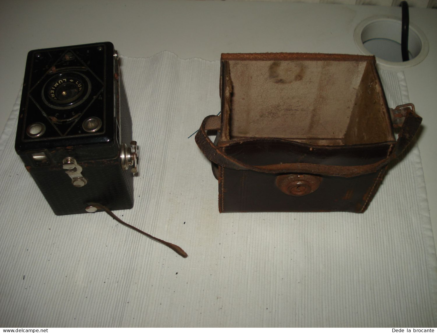 O13 / Appareil Photo Vintage " Lumibox Lumière " + Valisette En Cuir - Macchine Fotografiche