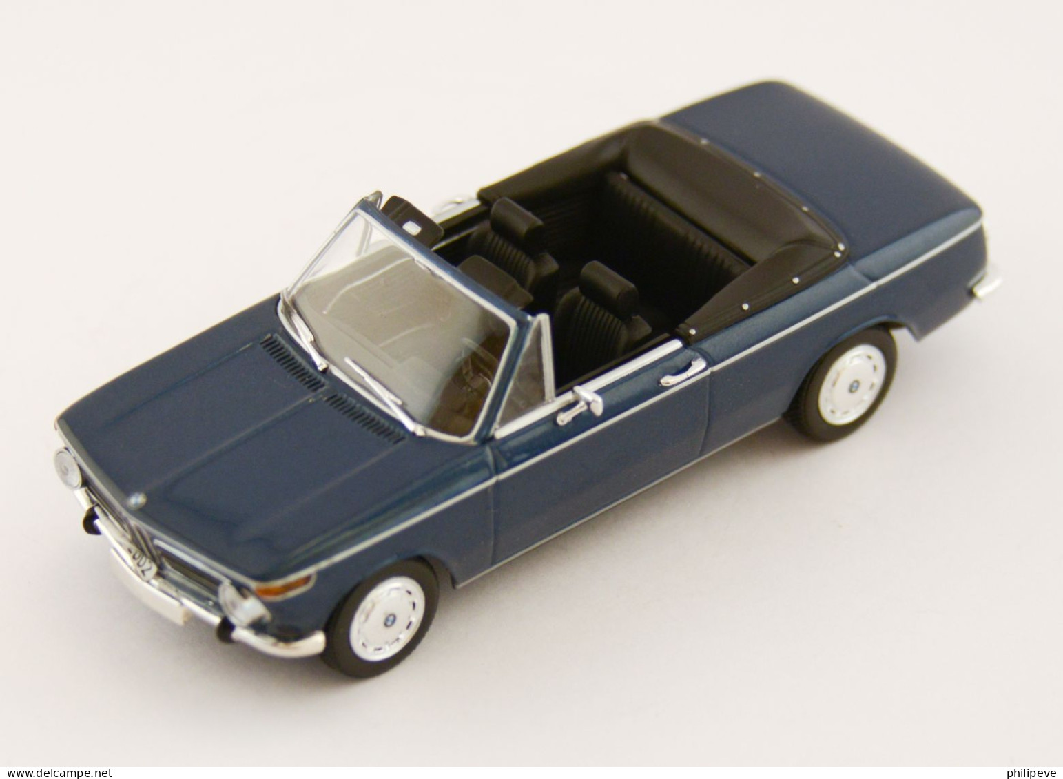 BMW 2002 Cabriolet - MINICHAMPS 1:43 - Minichamps