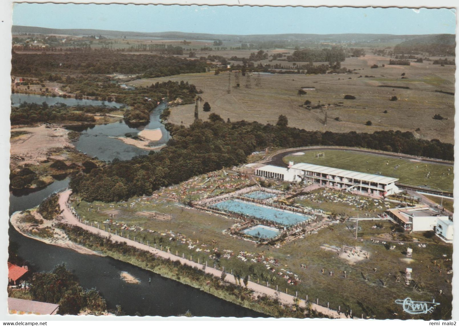 CPSM   SOCHAUX 25  La Piscine Et Les Bords De L'Allier.Vue Aérienne - Sochaux