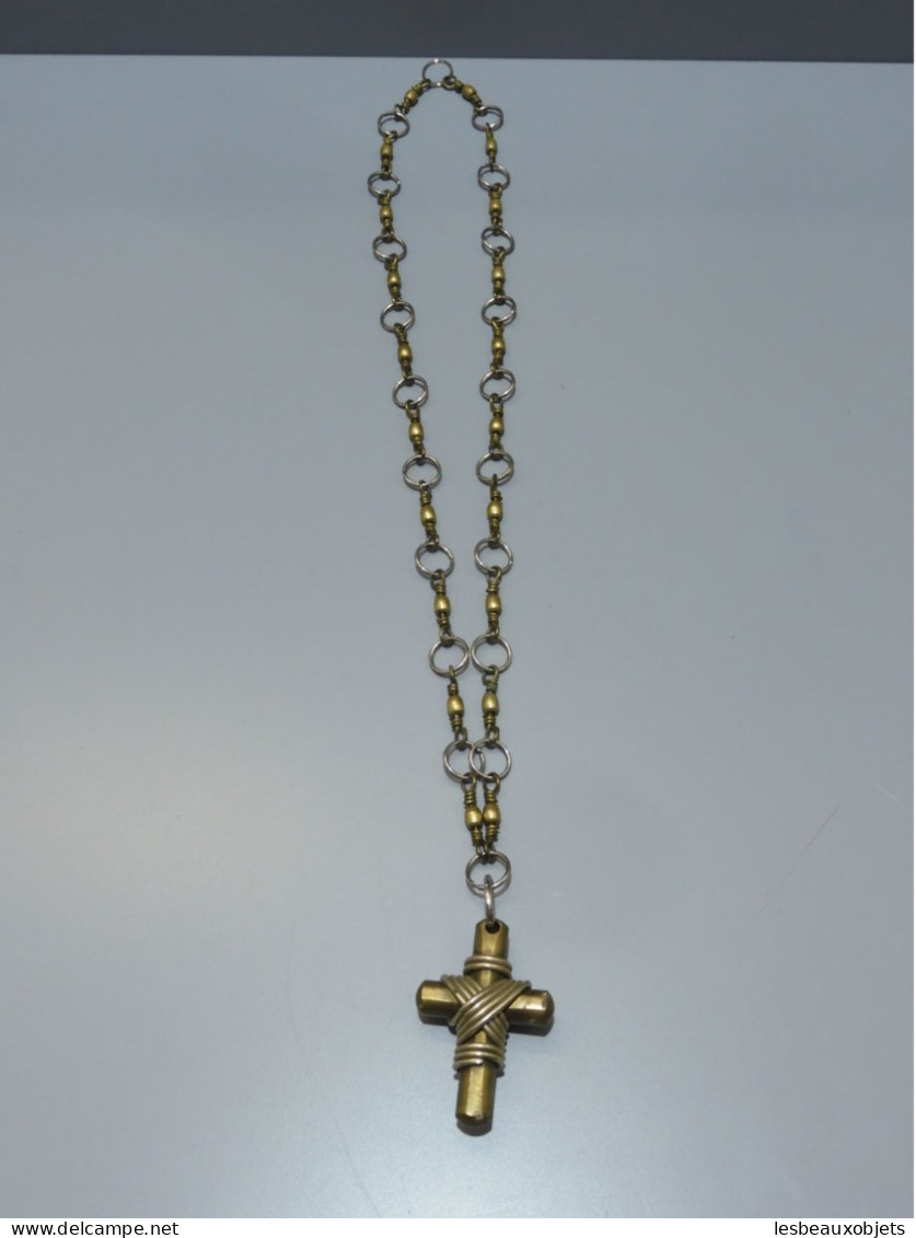 - SUPERBE COLLIER BRUTALISTE CROIX LAITON COLLIER Métal LAITON BIJOU VINTAGE     E - Andere & Zonder Classificatie