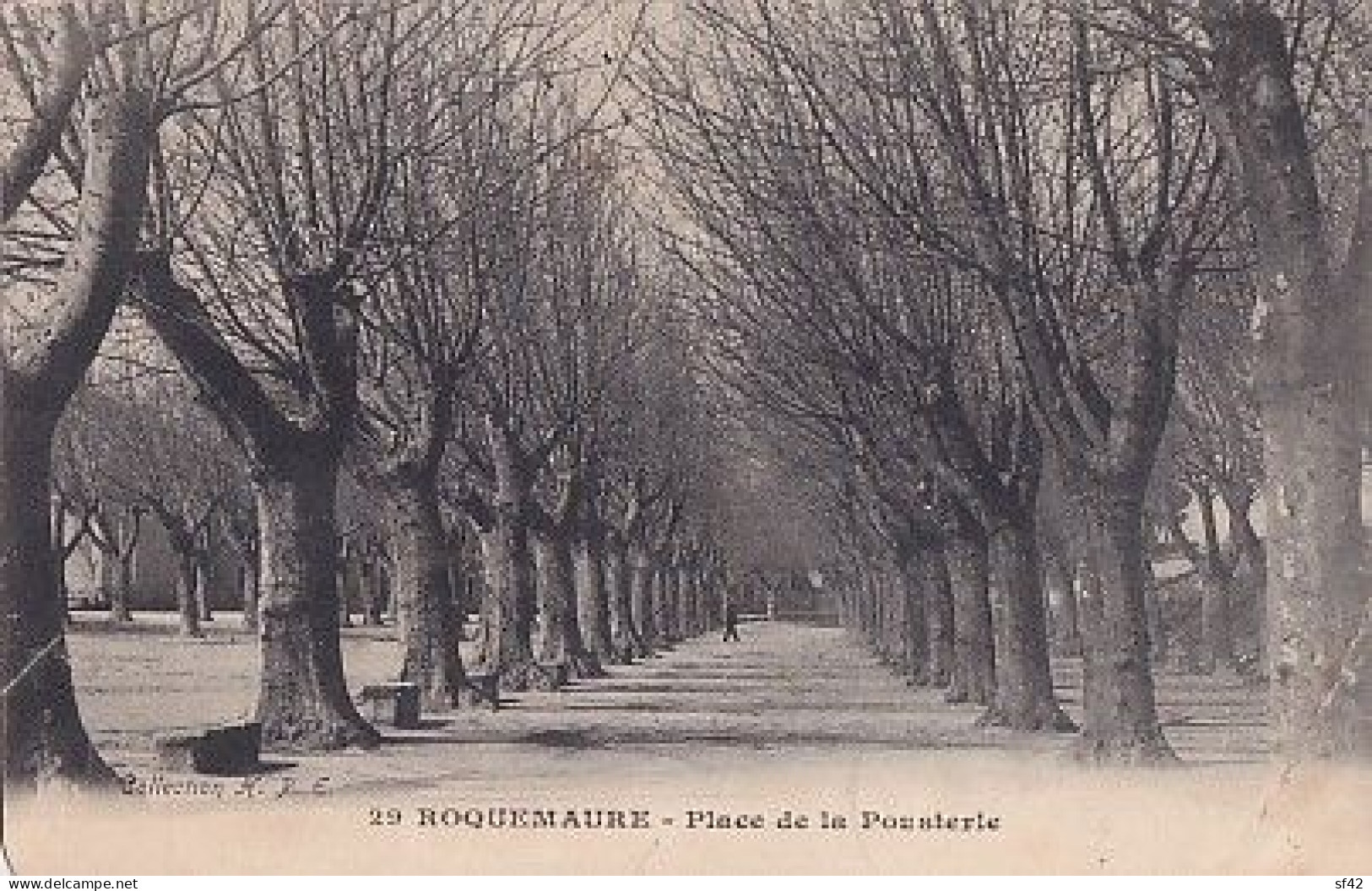 ROQUEMAURE                      PLACE DE LA POUSTERLE - Roquemaure