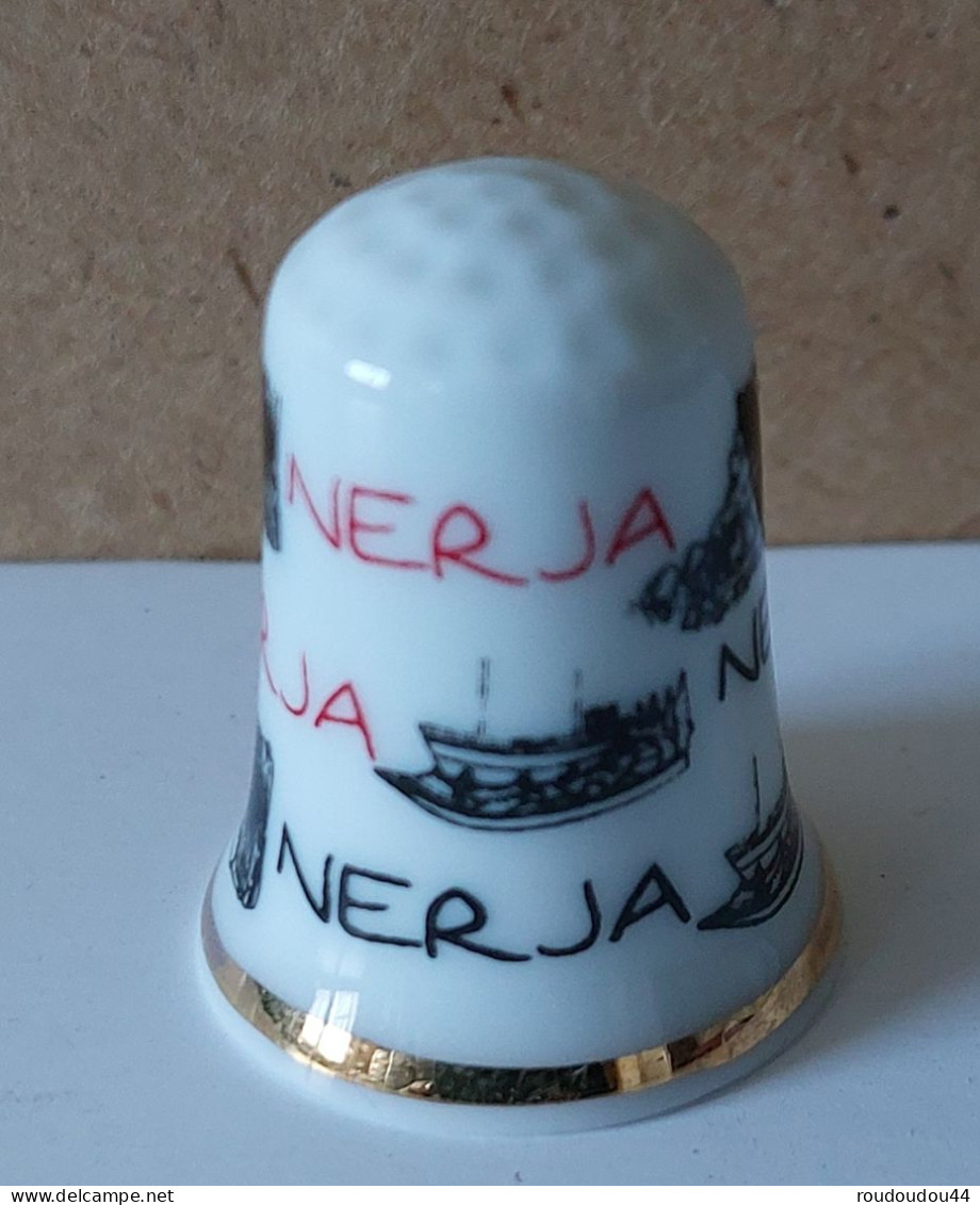 Dé à Coudre De Collection En Porcelaine - NERJA - Dedales