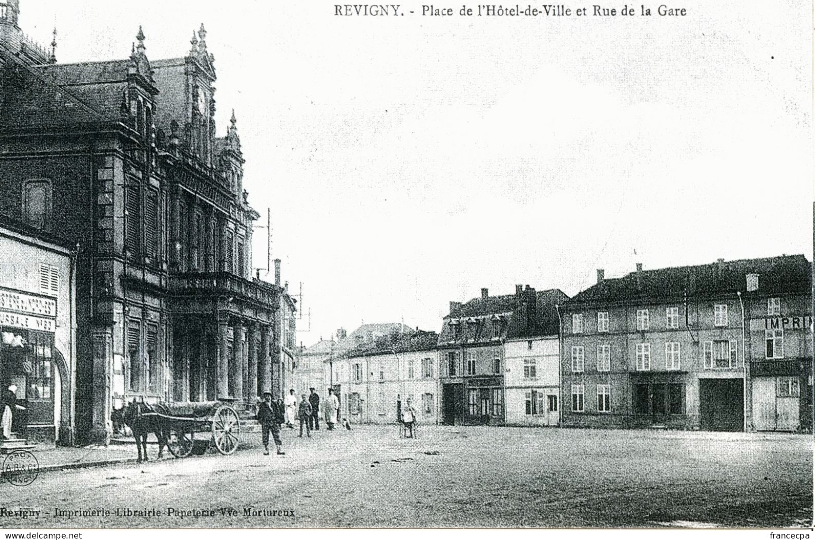 1282 - LORRAINE - REVIGNY - Place De L'Hôtel De Ville Et Rue De La Gare - Lorraine