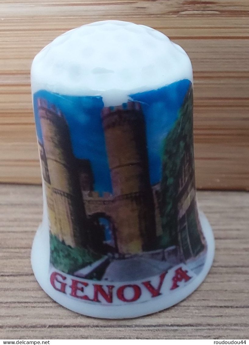 DÉ A COUDRE DE COLLECTION EN PORCELAINE - GENOVA - Dés à Coudre