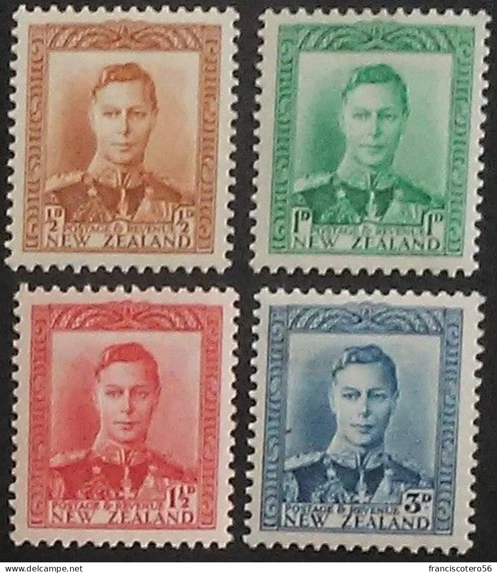 Nueva Zelanda: Año. 1935/1938 - (Cultura Y Rey George VI). SG. Nº- *559 - *604 - *606 - *608/609 - Nuevos Charnelas. - Unused Stamps