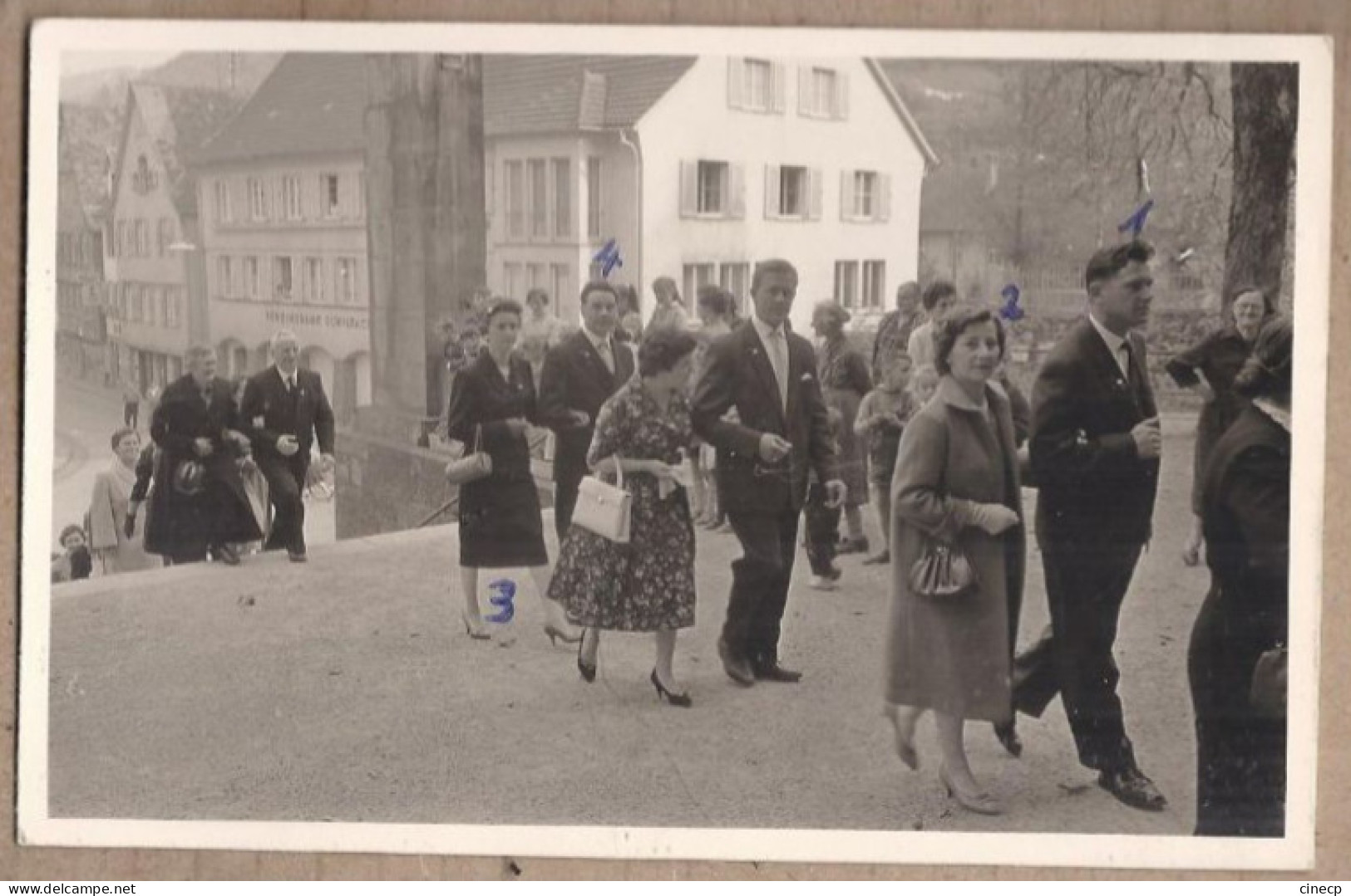 CARTE PHOTO ALLEMAGNE - SCHILTACH - TB PLAN CENTRE VILLAGE Défilé Personnages Pour Mariage + Vereinsbank - Schiltach