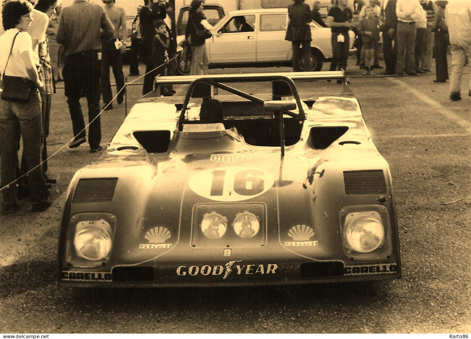 Circuit 24 Heures Du Mans , Course Automobile *10 Photos Anciennes * Pilotes Voitures Porsche Ferrari Pescarolo Jaussaud - Le Mans