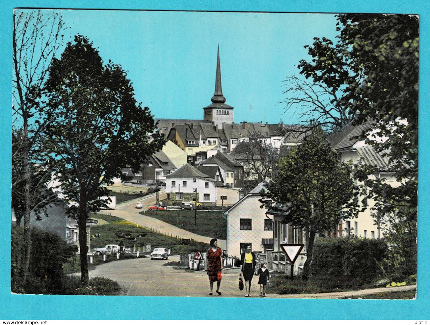 * Saint Vith (Liège - La Wallonie) * (Lander Eupen, Nr 1371) église, Couleur, Animée, Oldtimer, Vue Générale - Saint-Vith - Sankt Vith