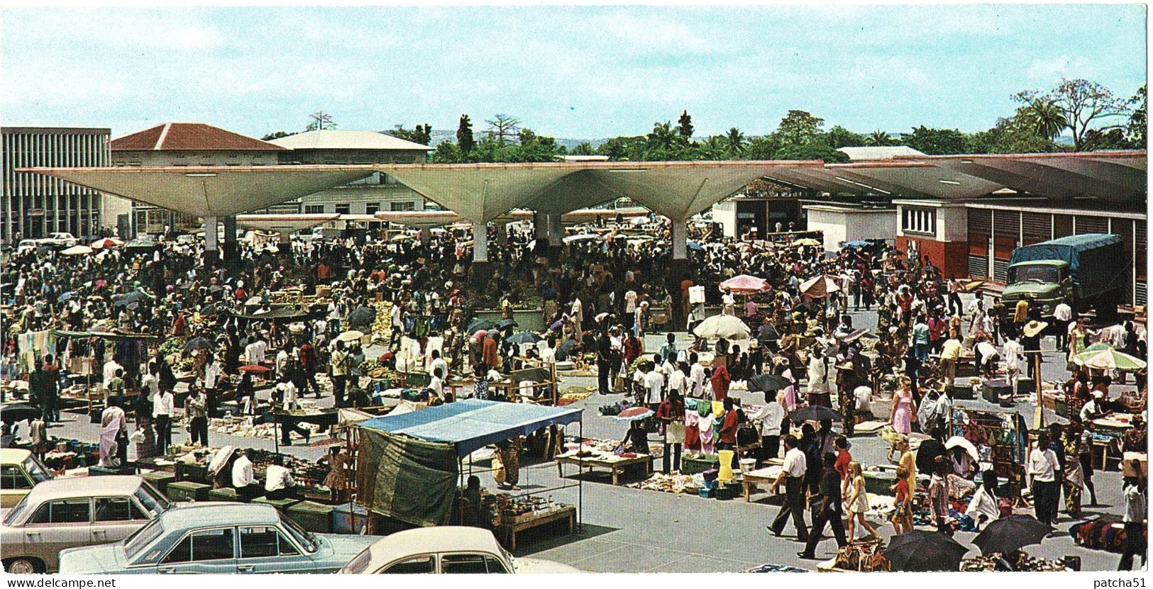 République Du ZAÏRE - KINSHASA - Le NOUVEAU MARCHÉ - CP Panoramique - TBE - R/V - Kinshasa - Leopoldville (Leopoldstadt)