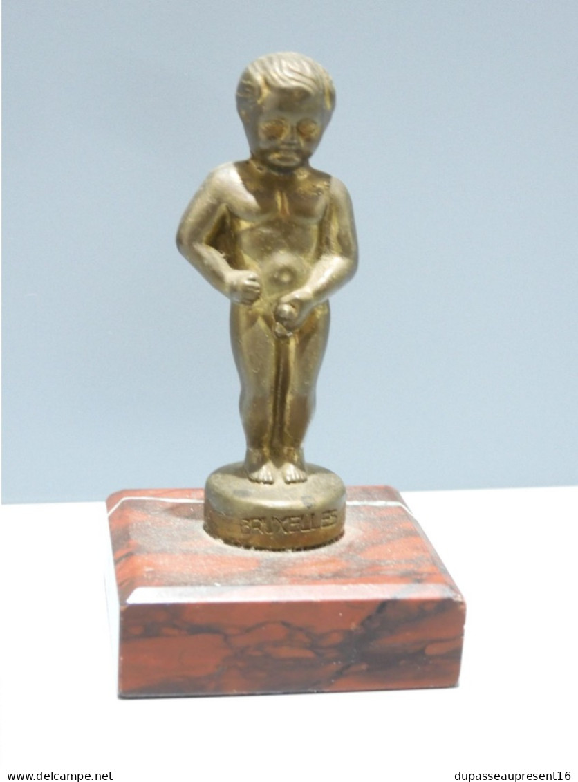 -ANCIENNE STATUETTE MANNEKEN PIS BRUXELLES LAITON/MARBRE Rouge Vitrine   E - Andere & Zonder Classificatie