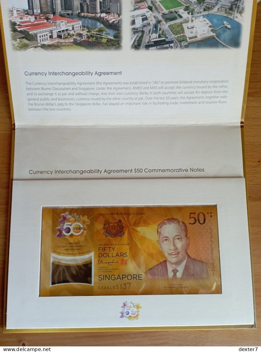 Singapore 50 Dollars + Brunei 50 Ringgit 2017 UNC COMM FOLDER - Singapour