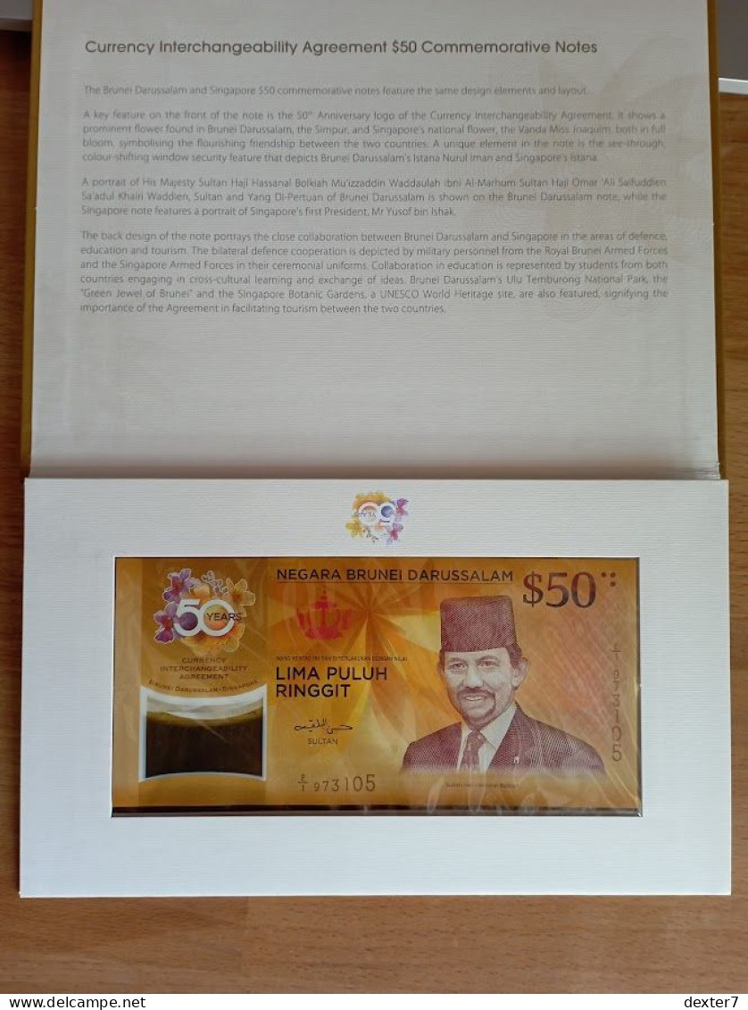 Singapore 50 Dollars + Brunei 50 Ringgit 2017 UNC COMM FOLDER - Singapur