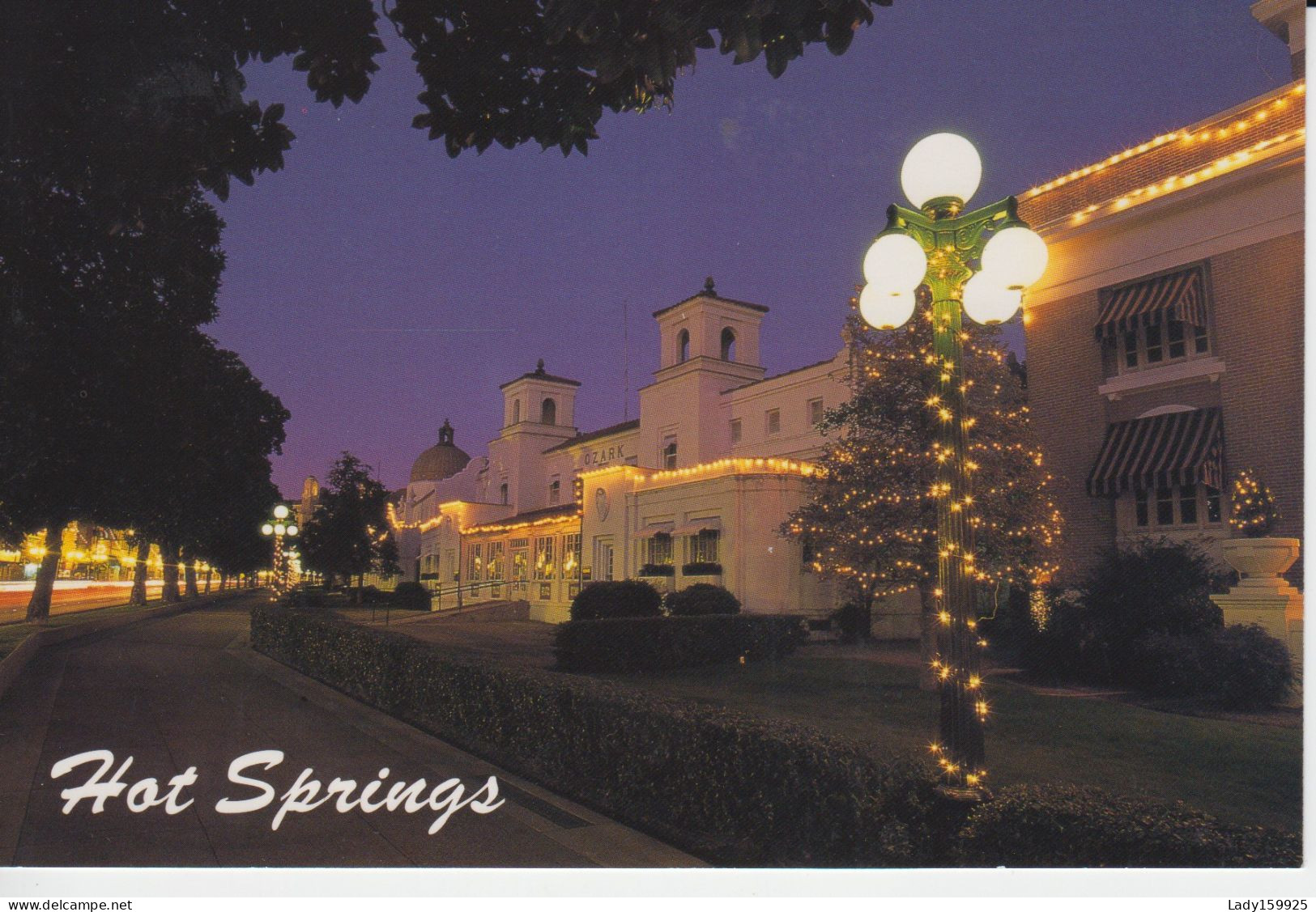 HoT Springs  Arkansas USA Large Postcard 11 Cm X 15 Cm Bath House Row Nightview Illuminated Tree - Hot Springs