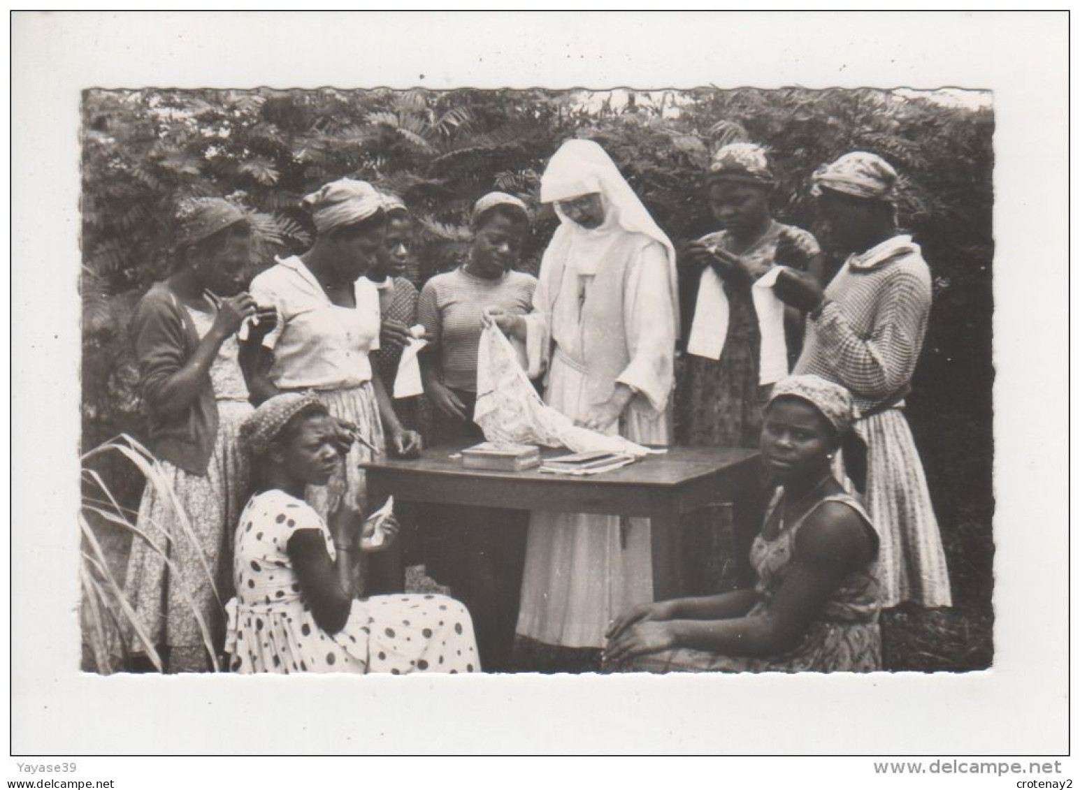 Missions PUENTE LA REINA Navarre Servantes Du Coeur De Jésus Soeur Et Jeunes Femmes Noires VOIR DOS - Missions