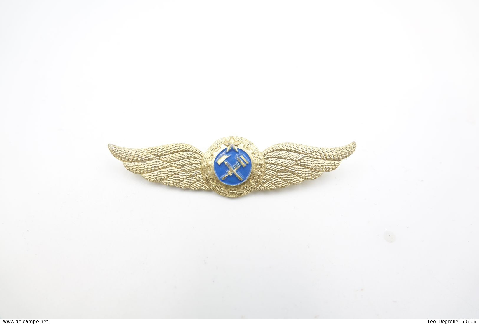 Militaria - INSIGNIA : Cap Badge : Regiment Technical School Student Wings - USSR Soviet Russia - Baret Insigne - Otros & Sin Clasificación