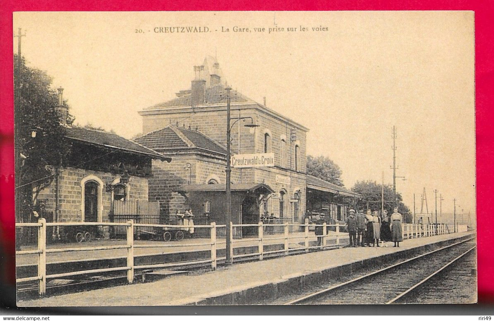 CPA Creutzwald, La Gare, Vue Prise Sur Les Voies, Belle Animation  Voir Scannes, Belle Carte N°20 - Creutzwald