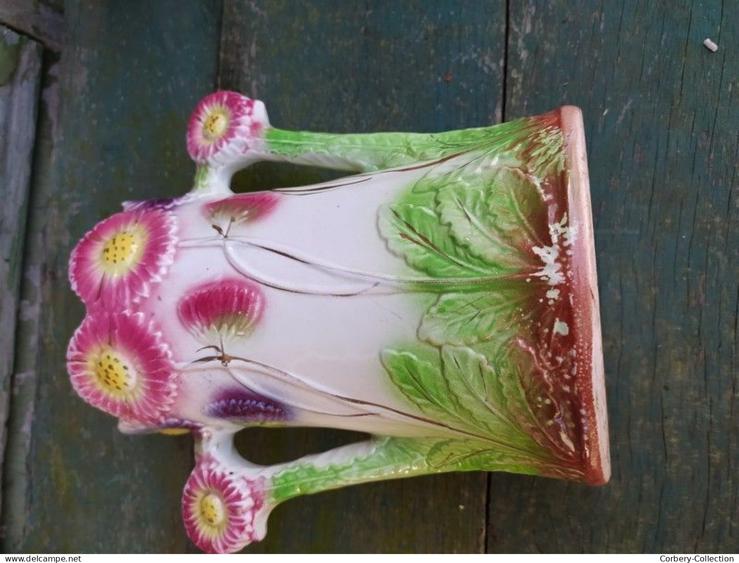 Ancien Vase Faïence Barbotine Onnaing Décor de Pâquerettes