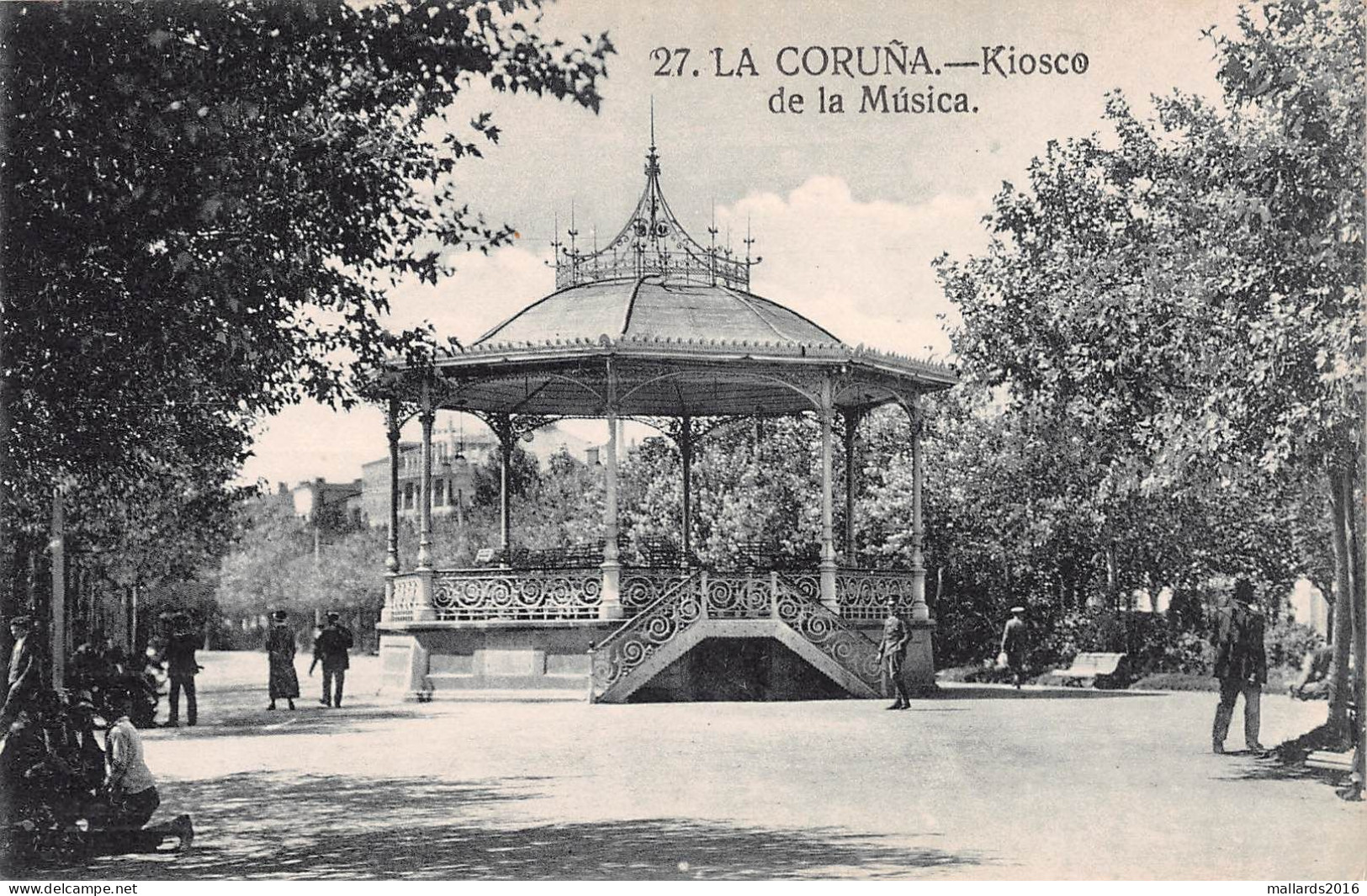 LA CORUNA - KIOSCO DE LA MUSICA ~ AN OLD POSTCARD #233613 - La Coruña