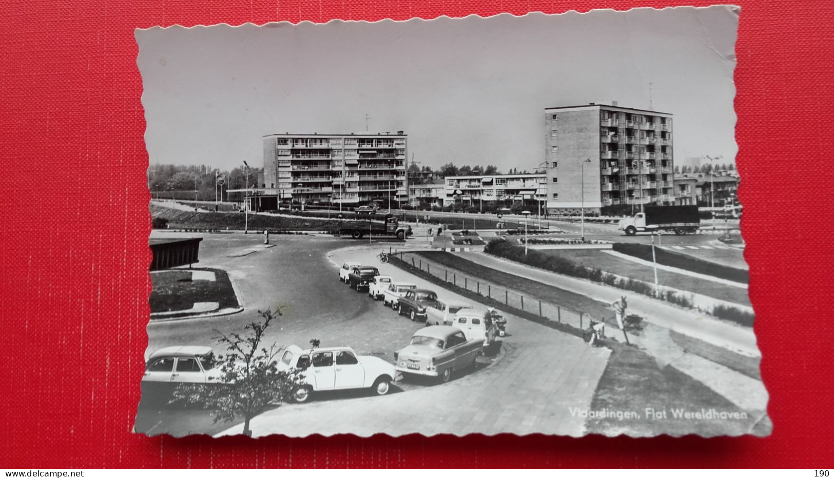 Vlaardingen.Flat Wereldhaven.Auto - Vlaardingen