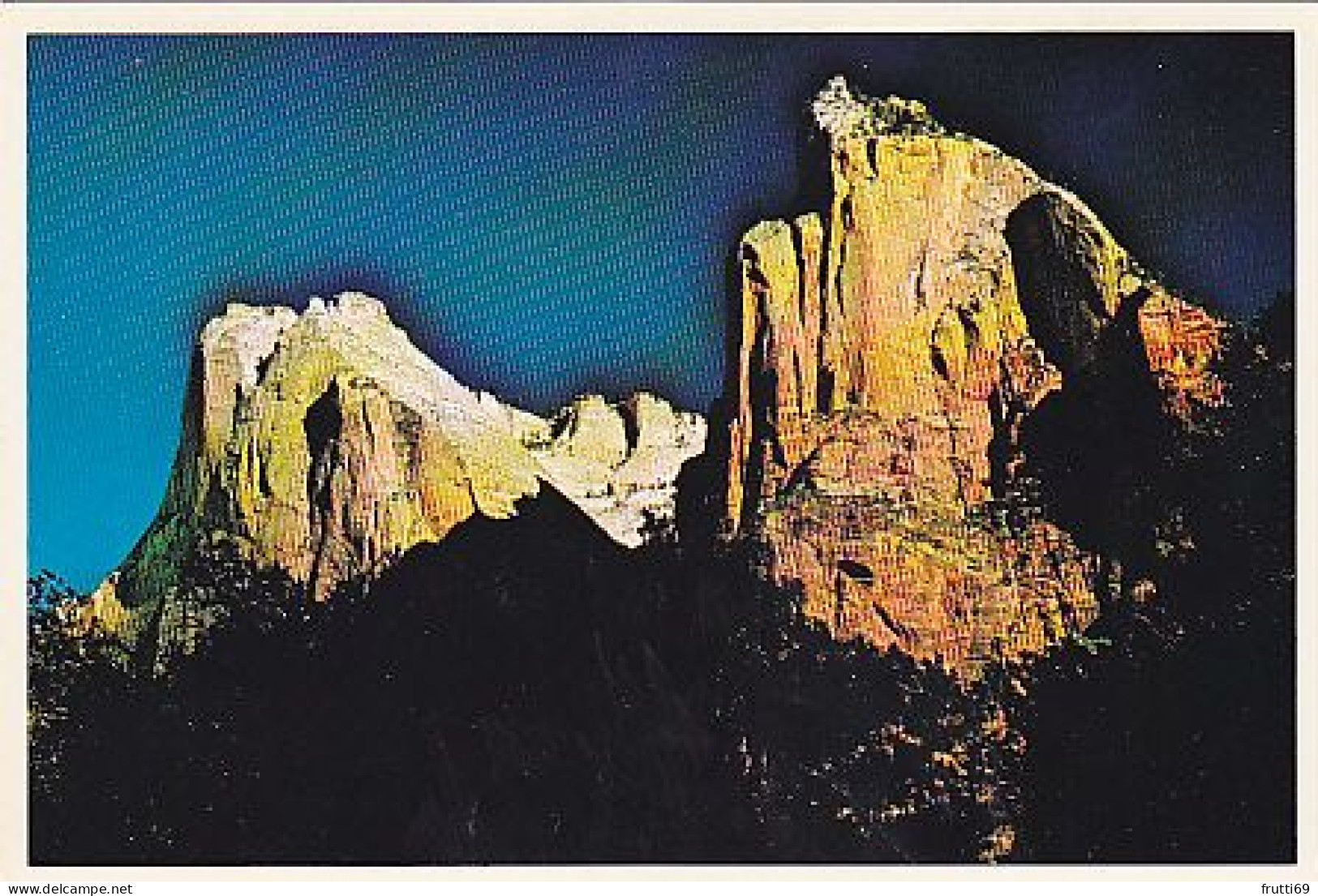 AK 165257 USA - Utah - Zion National Park - Two Peaks - Zion