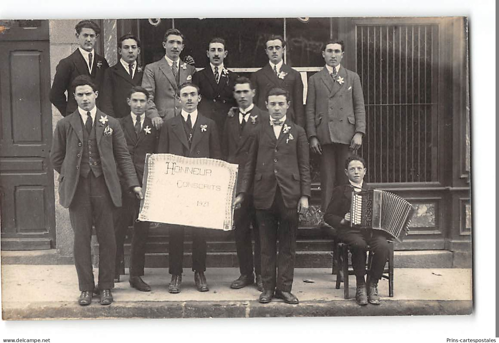 CPA 87 Carte Photo St Priest Taurion Un Groupe De Conscrit Classe 1923 Chez Denaut - Accordéon - Saint Priest Taurion