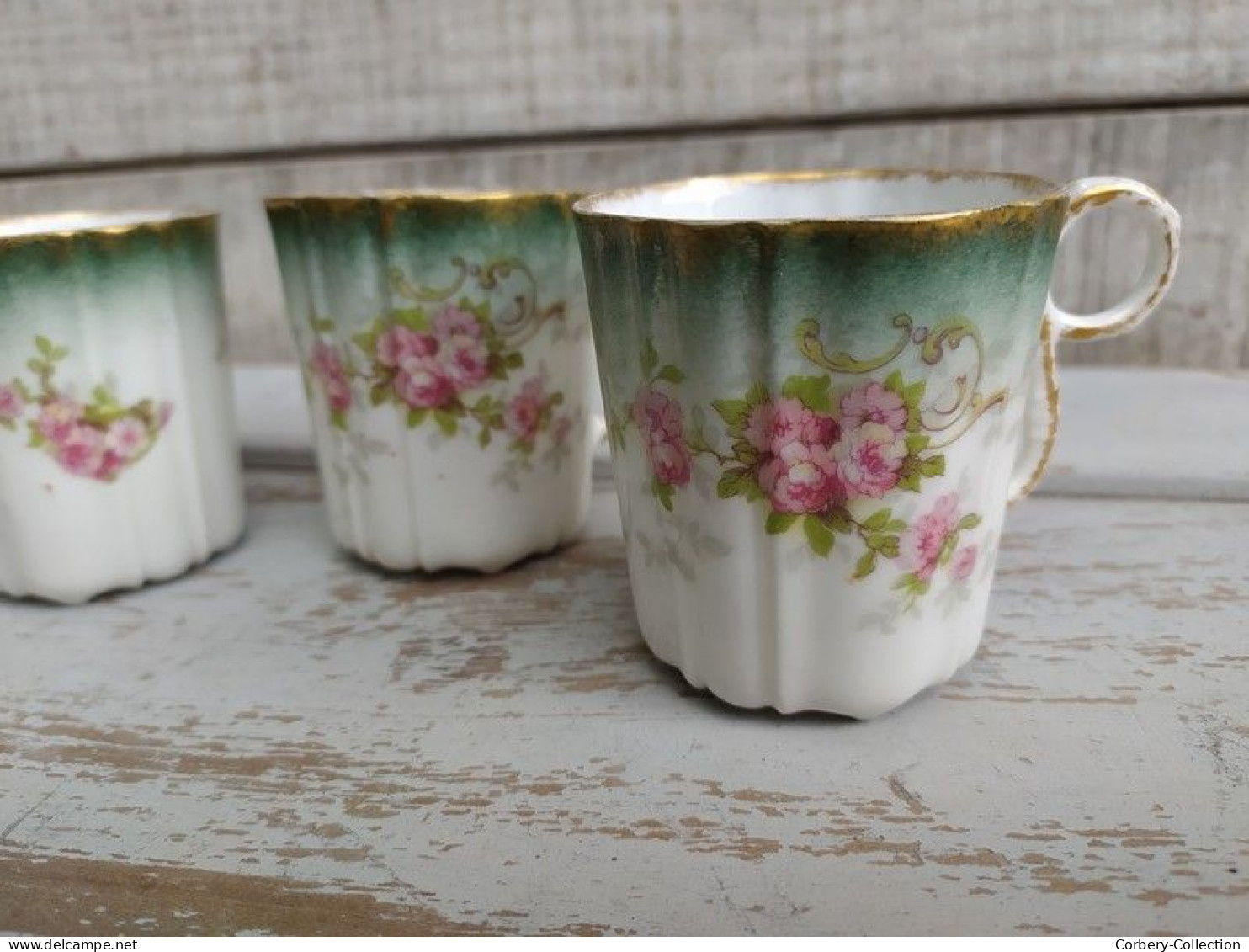 Six Tasses à Thé Porcelaine Décor Roses et Dorure XIXème