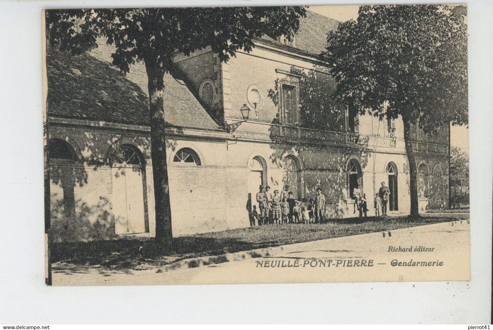 NEUILLÉ PONT PIERRE - Gendarmerie - Neuillé-Pont-Pierre