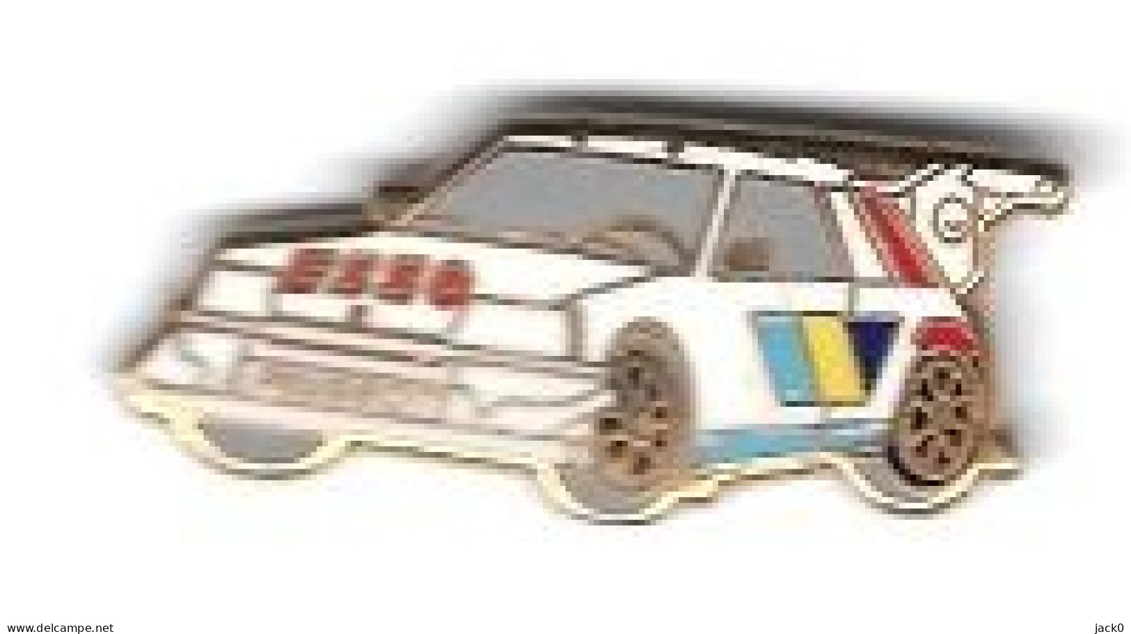 Pin's  Sport  Automobile  Rallye, Peugeot  405  Blanche? Avec  Marque  Carburant  ESSO  Signé  DRAGO - Rallye