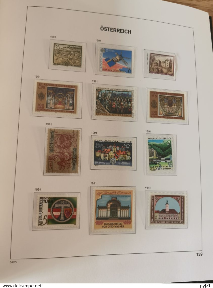 Austria 1989-2005 MNH in DAVO album and Leuchtturm pages