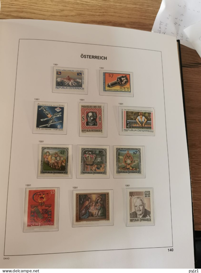 Austria 1989-2005 MNH in DAVO album and Leuchtturm pages