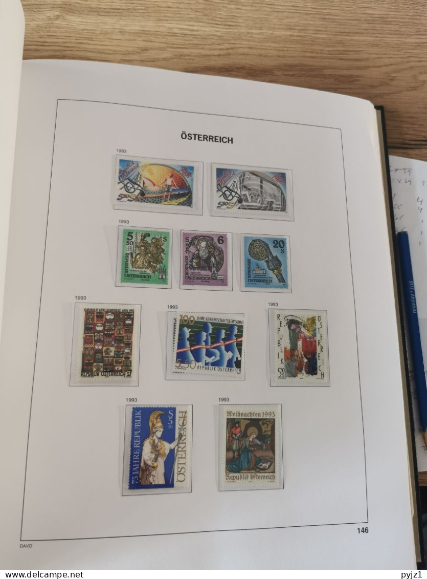 Austria 1989-2005 MNH in DAVO album and Leuchtturm pages