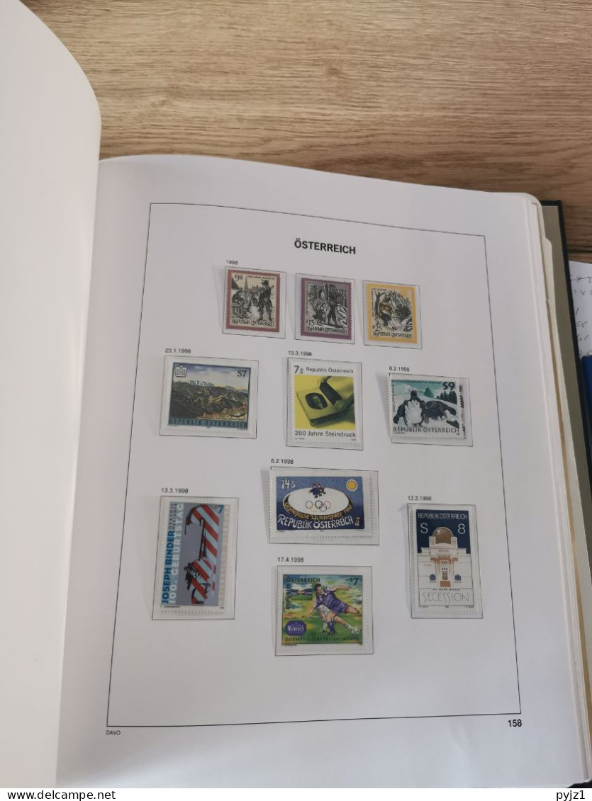 Austria 1989-2005 MNH in DAVO album and Leuchtturm pages