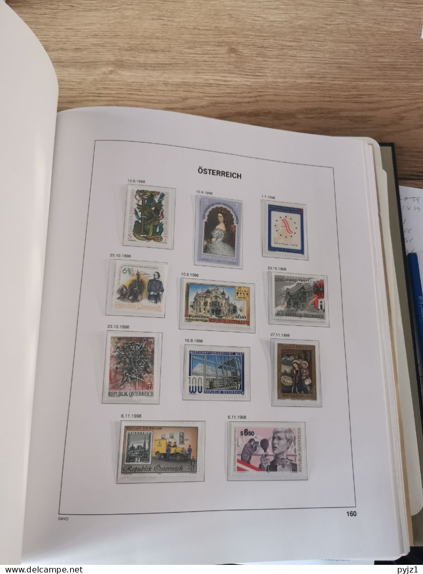 Austria 1989-2005 MNH in DAVO album and Leuchtturm pages