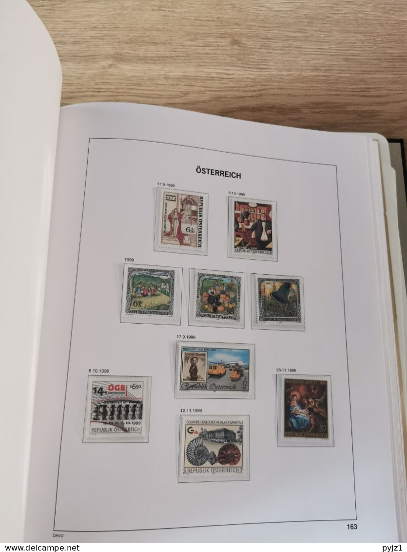 Austria 1989-2005 MNH in DAVO album and Leuchtturm pages